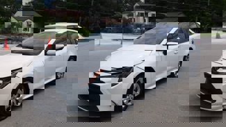 Used 2020 Toyota Corolla LE image 1