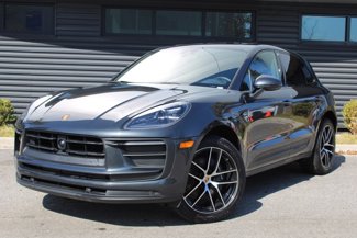 Certified 2024 Porsche Macan image 1