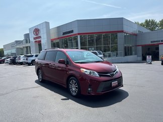 Used 2018 Toyota Sienna XLE w/ XLE Navigation Package image 1