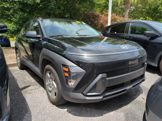 Used 2024 Hyundai Kona SE image 1