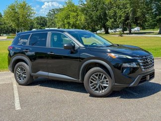 Used 2024 Nissan Rogue S image 1