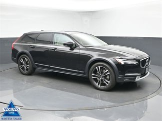 Used 2018 Volvo V90 T5 Cross Country w/ Convenience Package image 1