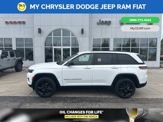 Used 2022 Jeep Grand Cherokee Altitude image 1
