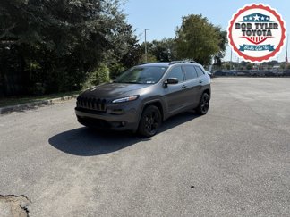 Used 2018 Jeep Cherokee Latitude w/ Altitude Package image 1