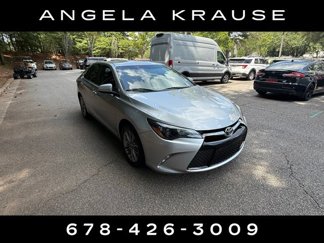 Used 2016 Toyota Camry SE image 1