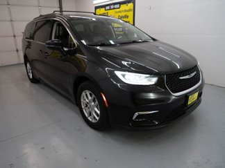 Used 2022 Chrysler Pacifica Touring-L image 1