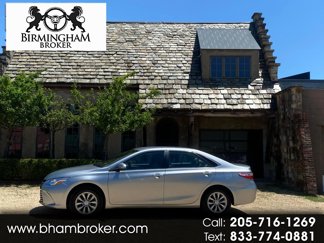 Used 2016 Toyota Camry SE image 1