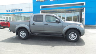 Used 2019 Nissan Frontier SV image 1