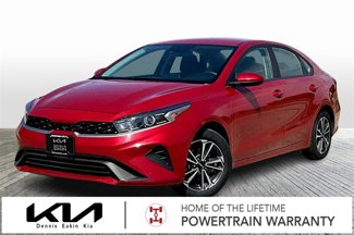 Used 2023 Kia Forte LXS image 1