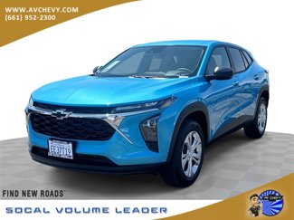 Used 2025 Chevrolet Trax LS image 1