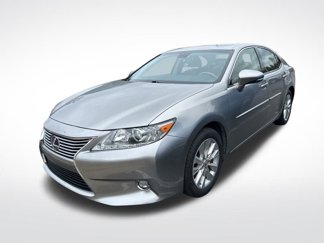 Used 2015 Lexus ES 300h image 1