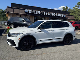 Used 2022 Volkswagen Tiguan SE R-Line image 1