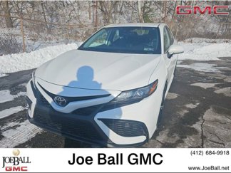 Used 2021 Toyota Camry SE w/ Convenience Package image 1