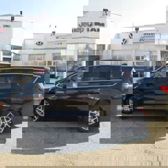 Used 2017 Chrysler Pacifica Touring image 1