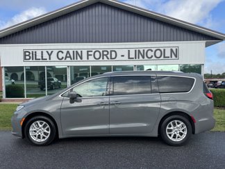 Used 2021 Chrysler Pacifica Touring-L image 1