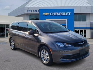 Used 2022 Chrysler Voyager LX image 1