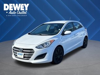 Used 2017 Hyundai Elantra GT image 1