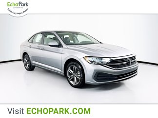 Used 2024 Volkswagen Jetta SE image 1