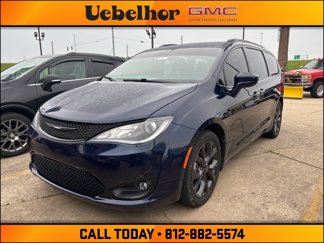 Used 2019 Chrysler Pacifica Touring-L Plus image 1