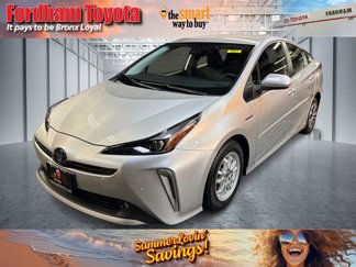 Used 2022 Toyota Prius LE image 1