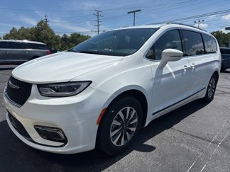 Used 2021 Chrysler Pacifica Touring-L image 1