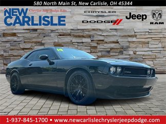 Used 2014 Dodge Challenger R/T w/ Blacktop Package image 1
