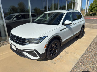 Used 2022 Volkswagen Tiguan SE image 1