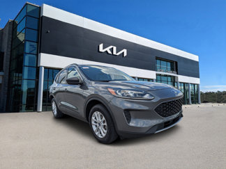 Used 2022 Ford Escape SE image 1