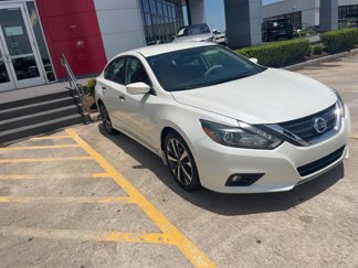 Used 2017 Nissan Altima 2.5 SR w/ LED Appearance Package image 1