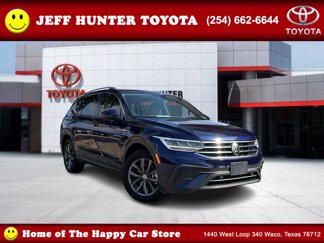 Used 2023 Volkswagen Tiguan SE w/ Panoramic Sunroof Package image 1