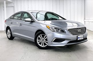 Used 2016 Hyundai Sonata SE image 1