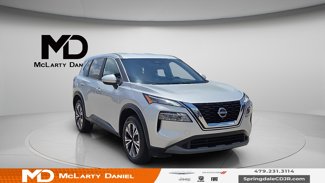 Used 2023 Nissan Rogue SV image 1
