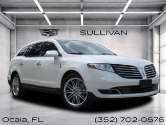 Used 2018 Lincoln MKT AWD image 1
