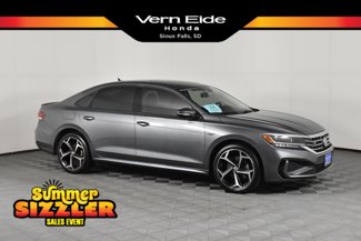 Used 2020 Volkswagen Passat 2.0T R-Line image 1