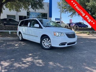 Used 2014 Chrysler Town & Country Touring image 1