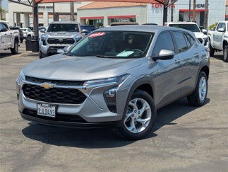 Used 2024 Chevrolet Trax LS w/ LS Convenience Package image 1