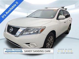 Used 2015 Nissan Pathfinder S image 1