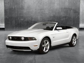 Used 2010 Ford Mustang Convertible image 1