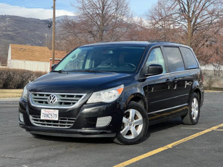 Used 2011 Volkswagen Routan SE image 1