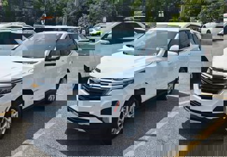 Used 2024 Chevrolet Equinox LT image 1