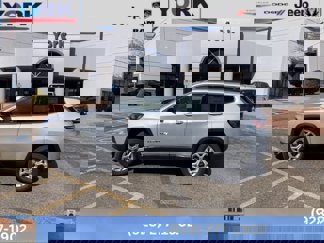 New 2025 Jeep Compass Latitude image 1