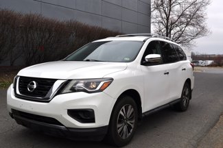 Used 2017 Nissan Pathfinder S image 1