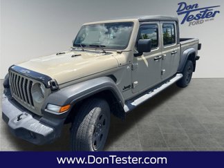 Used 2020 Jeep Gladiator Sport image 1