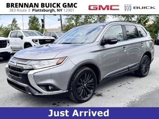 Used 2020 Mitsubishi Outlander LE image 1