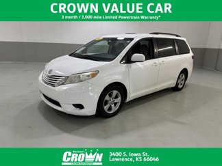 Used 2015 Toyota Sienna LE image 1
