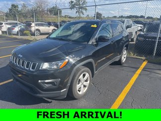 Used 2018 Jeep Compass Latitude w/ Popular Equipment Group image 1