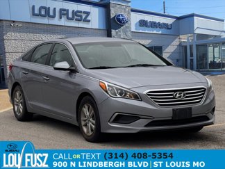 Used 2017 Hyundai Sonata SE image 1