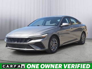 Used 2024 Hyundai Elantra SEL image 1