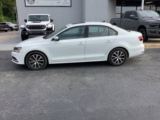 Used 2017 Volkswagen Jetta SE image 1