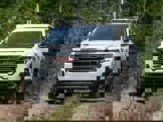Used 2022 GMC Acadia SLE w/ Driver Convenience Package image 1